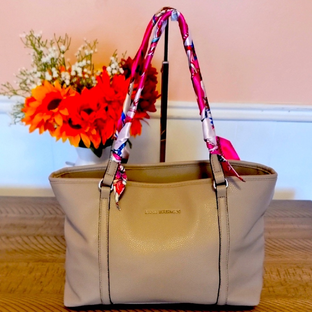 NWOT Dana Buchman Gray Shoulder Bag With Twillies

Free shipping